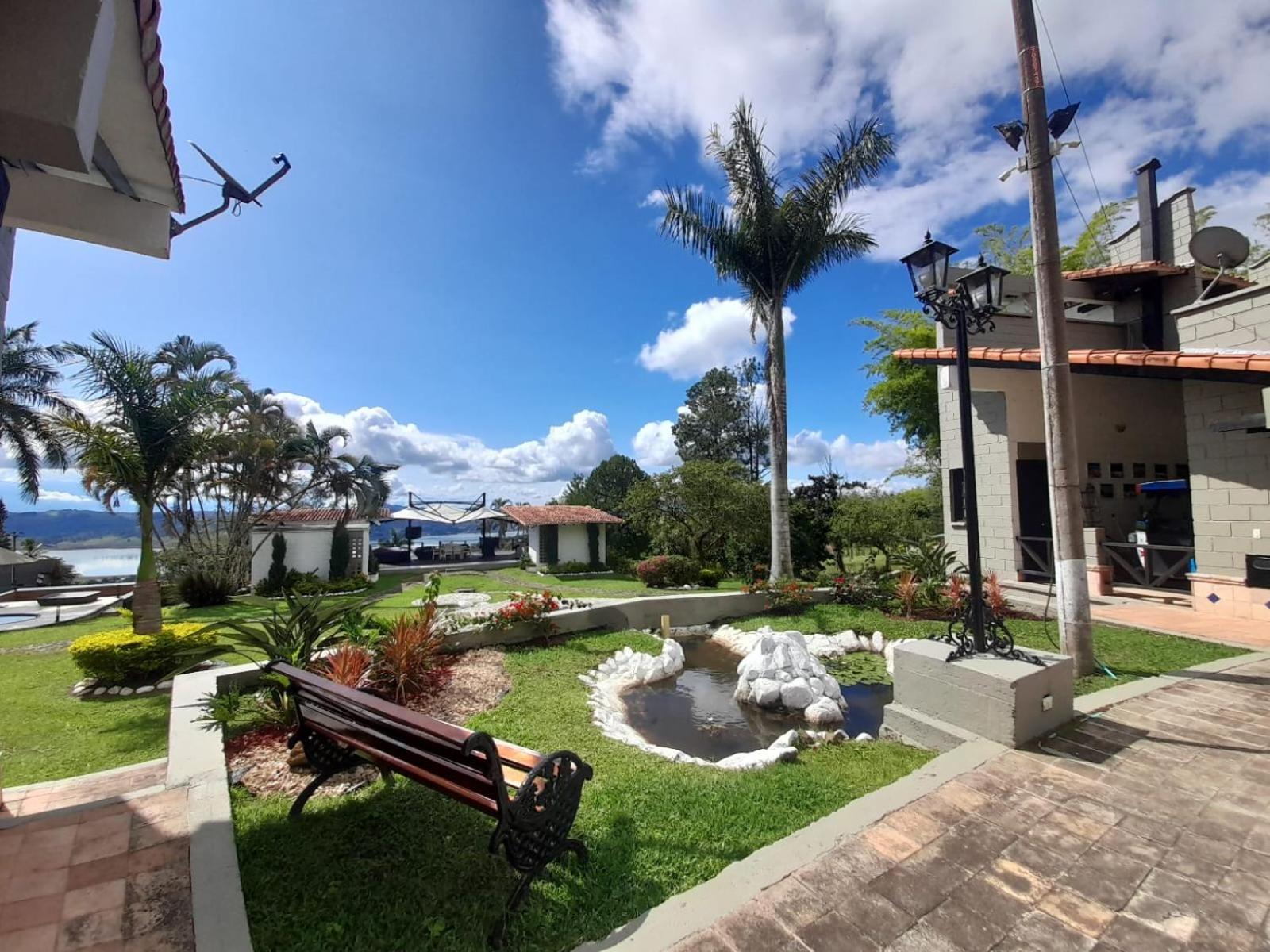 Hotel Maca Lago Каліма Екстер'єр фото